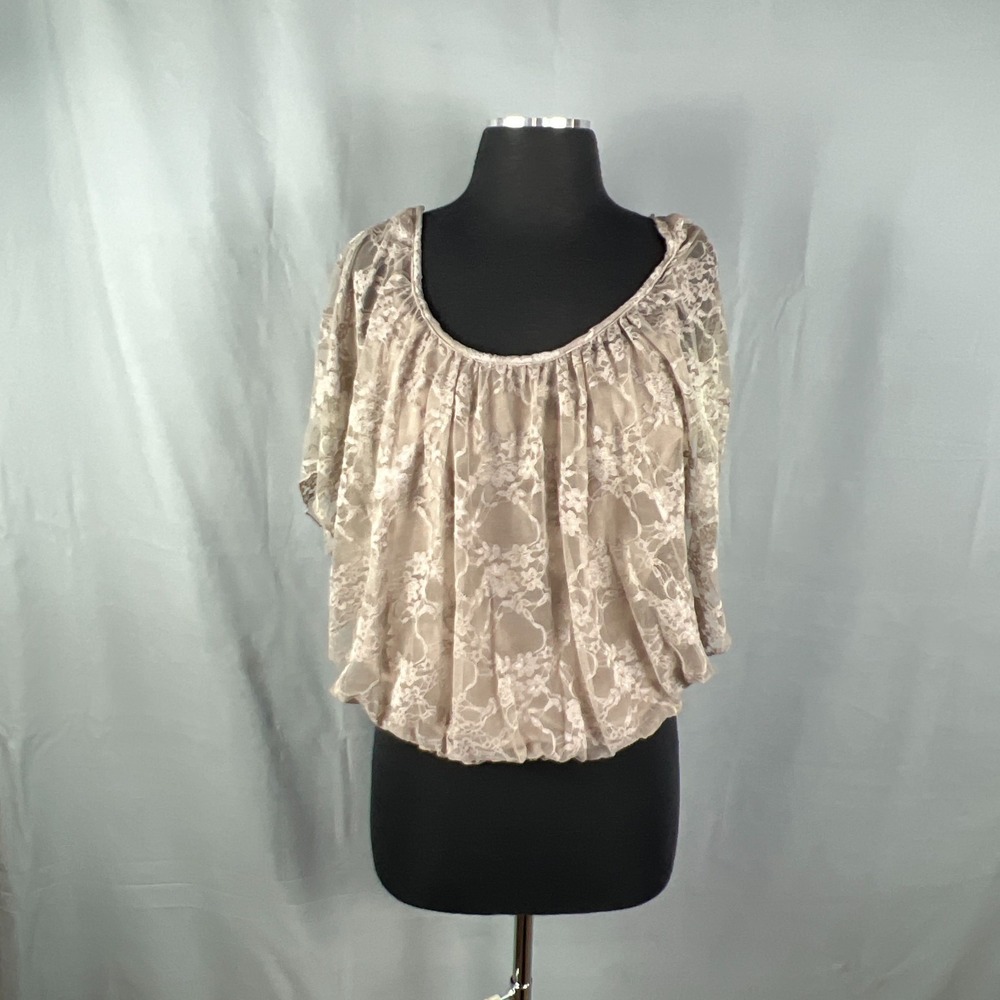Hae Blouse Top Womens 1X Beige Floral Lace Overlay Smocked Waist Bubble Hemline